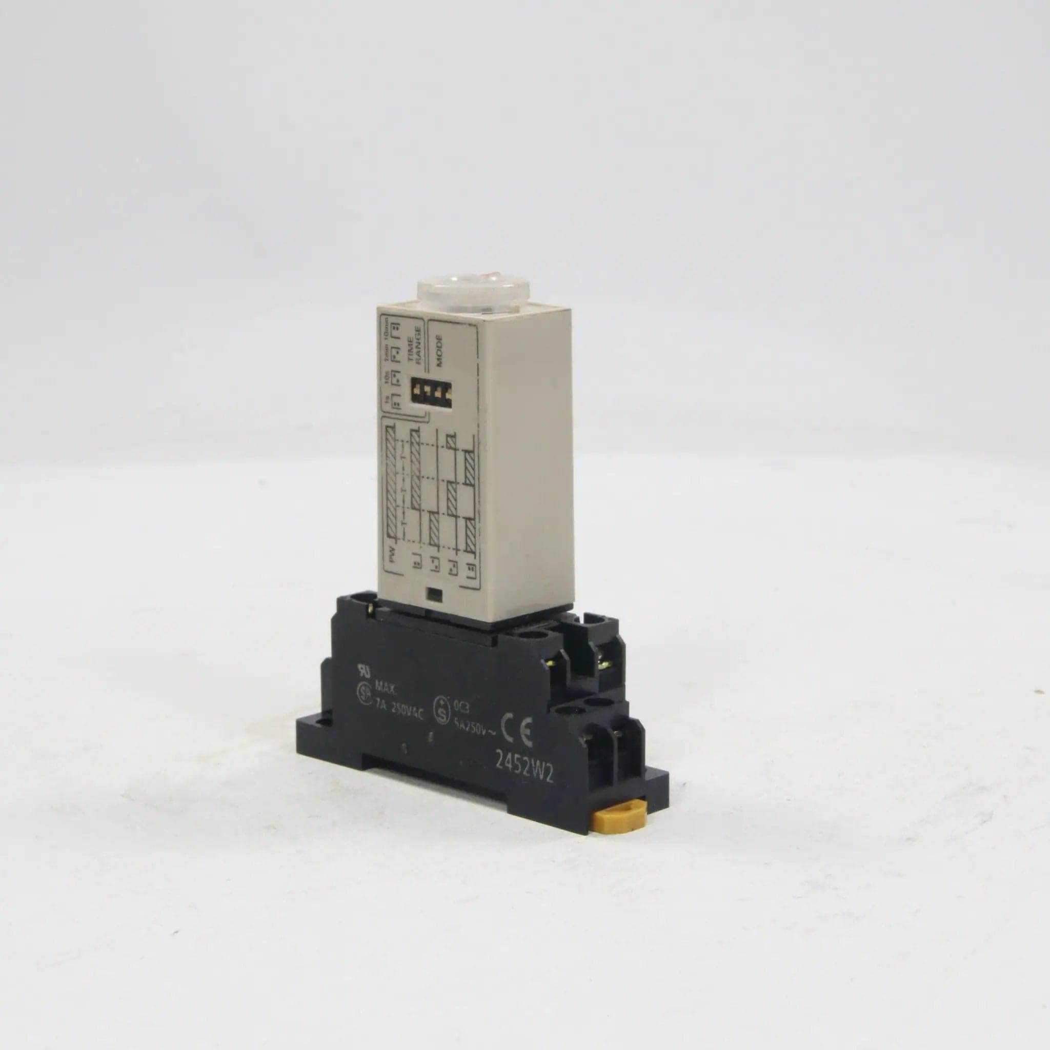 Omron H3YN-2 Timer Relay