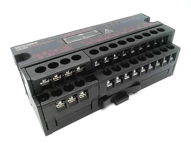 Remote I/O Relay Output Module, 8 DO, CC‑Link, Screw Terminals