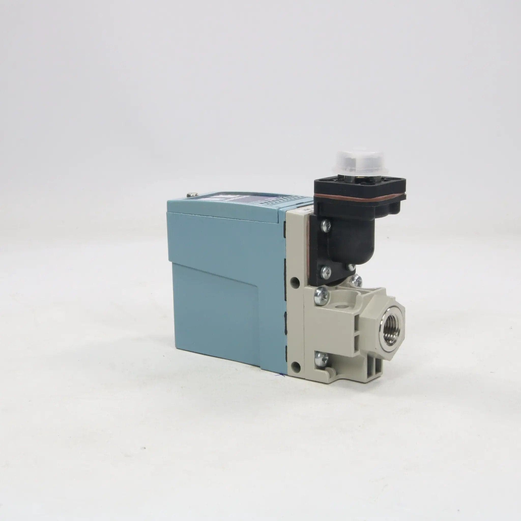 Telemecanique Nautilus XML A010C2C11 Pressure Switch