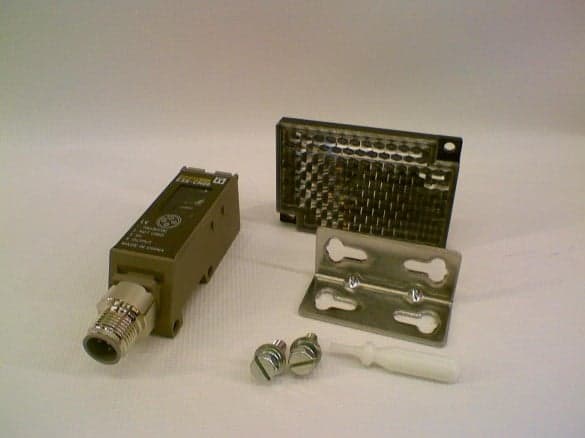 OMRON E3S-CR11-M1J 0.3M
