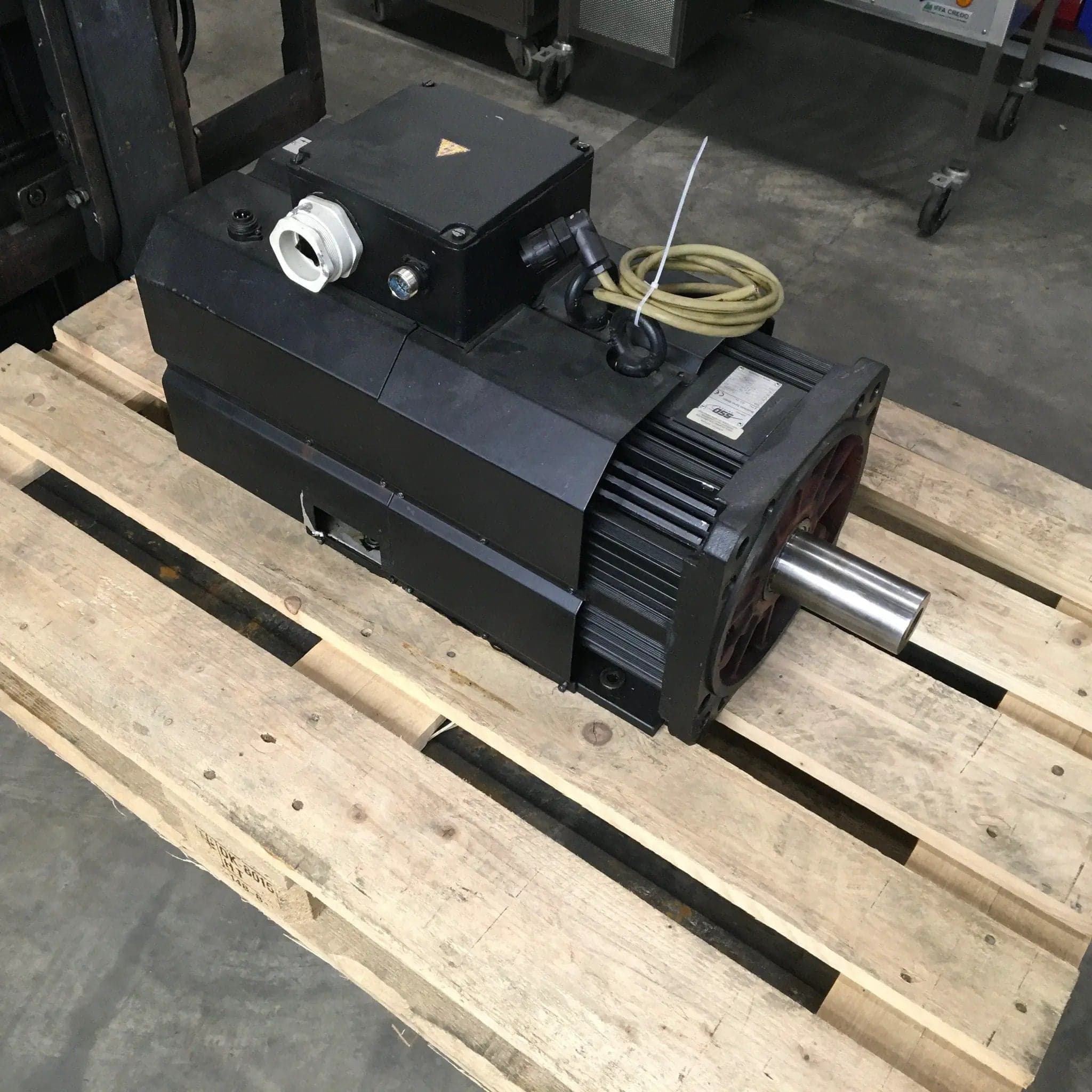SSD Parvex HVA30 JHR9000 AC servo motor