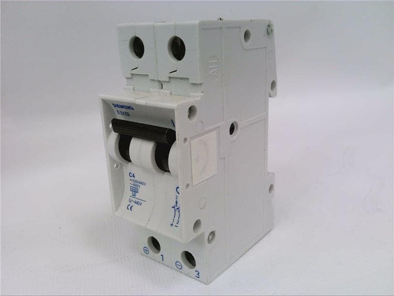 Circuit breaker, 2‑pole, 4 A, C‑curve