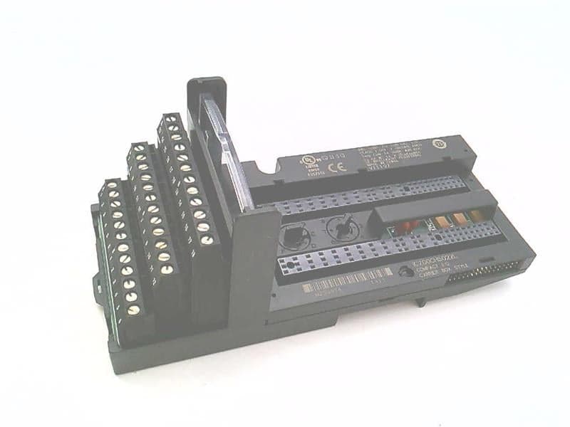 Compact box-style I/O carrier, 36 terminals, VersaMax