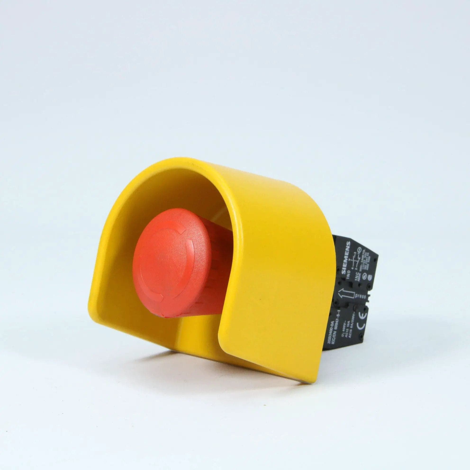 Siemens 3SB3400-0C 2xNC 2xNO EMERGENCY STOP