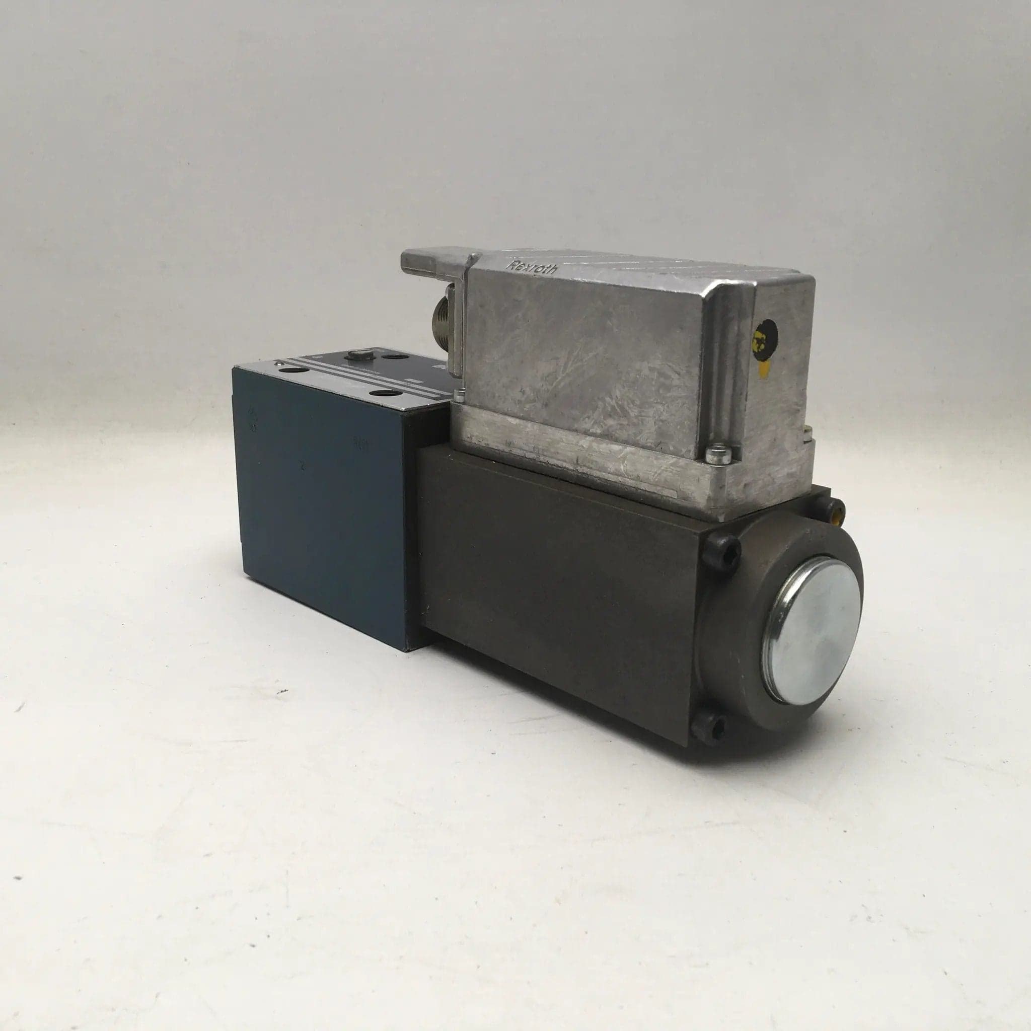 Bosch Proportional Directional Solenoid Valve 0811 404 818