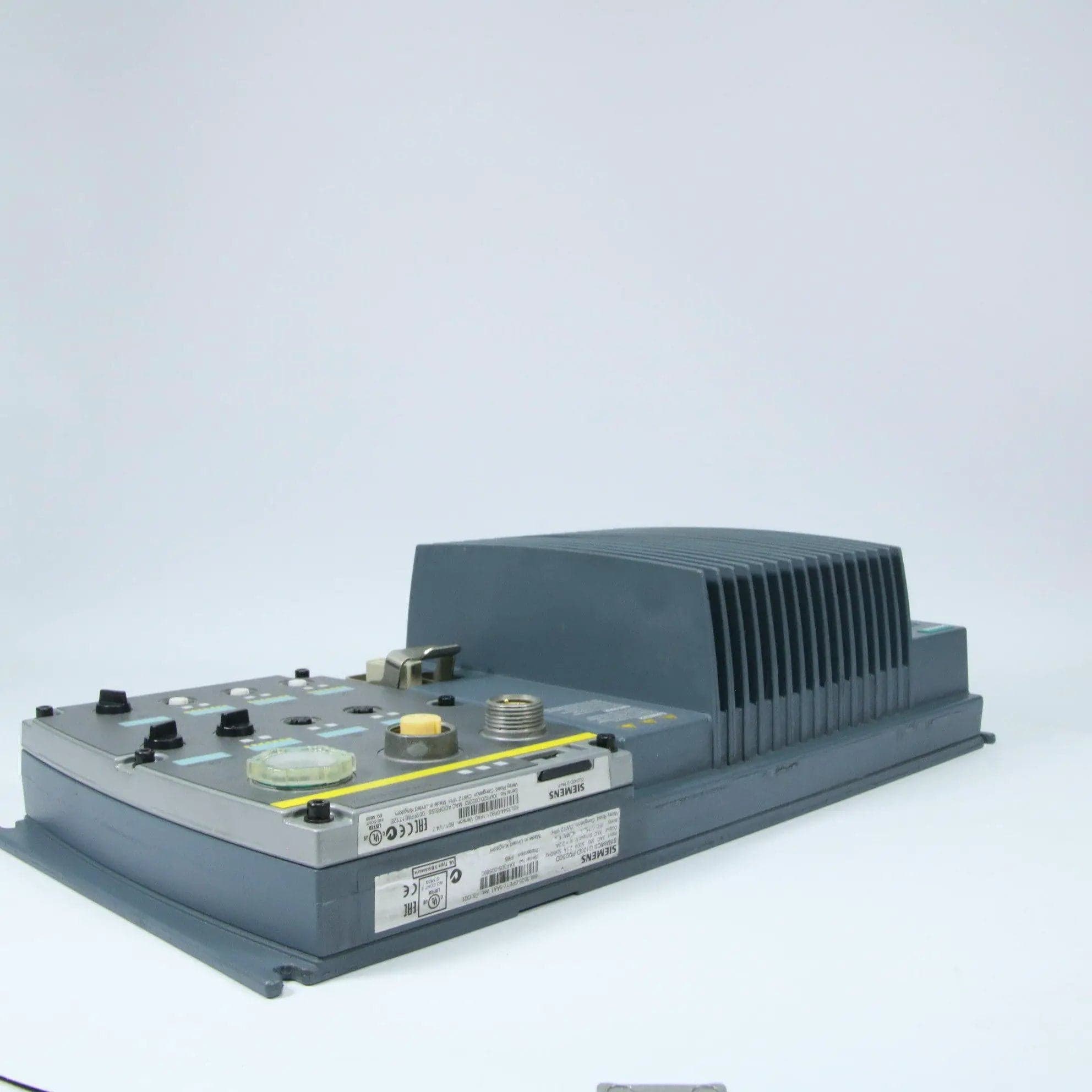 SIEMENS G120DPM250D 6SL3525-0PE17-5AA1 + SINAMICS PM250D_FSA_400V_ 0.75 KW